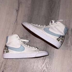 Nike Women’s Blazer Mid '77 SE 'Indigo'